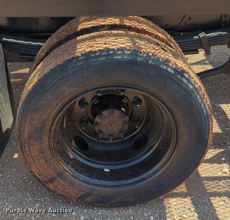 image for item KB9401 2006 Chevrolet C45E042  Crew Cab flatbed truck