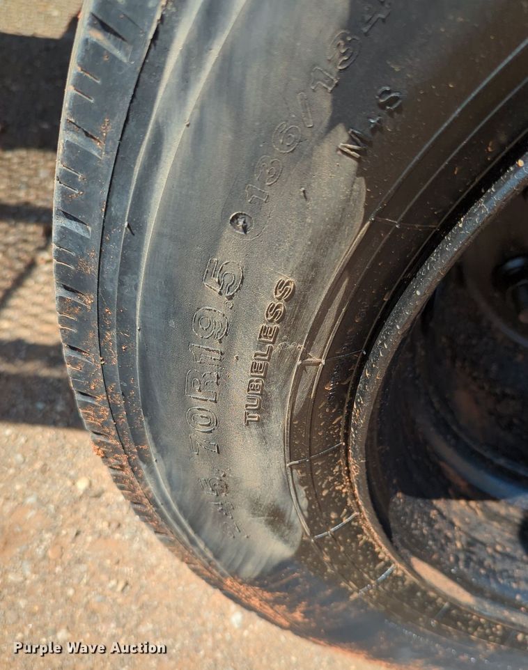 image for item KB9401 2006 Chevrolet C45E042  Crew Cab flatbed truck