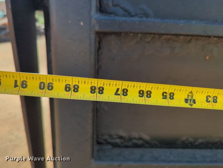 image for item KB9402 2011 Isuzu NPR  box truck