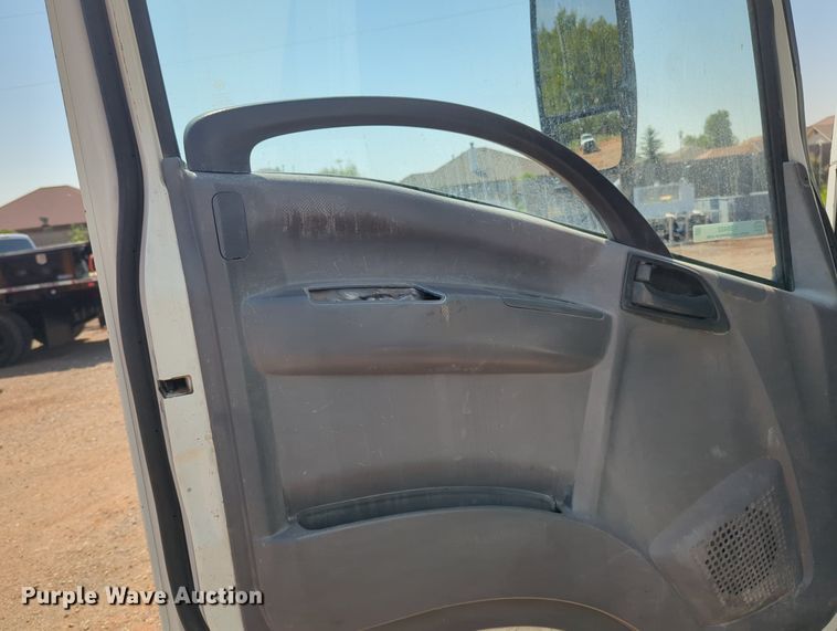 image for item KB9402 2011 Isuzu NPR  box truck