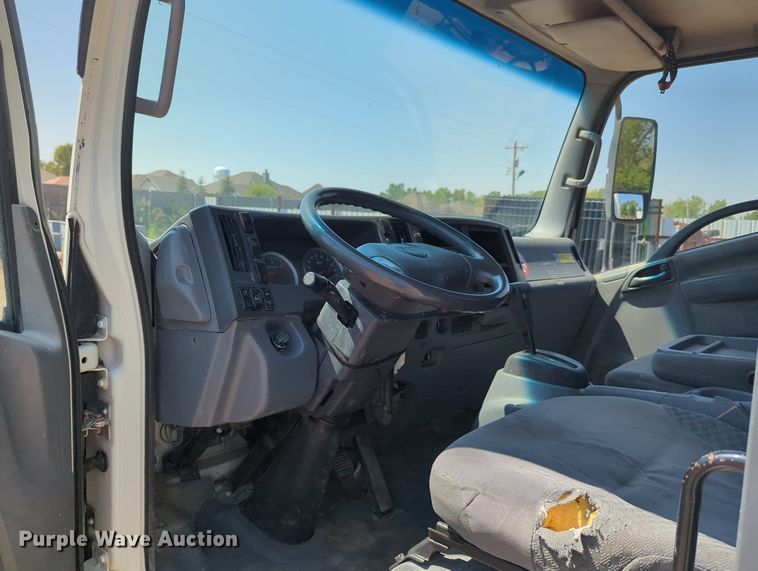 image for item KB9402 2011 Isuzu NPR  box truck