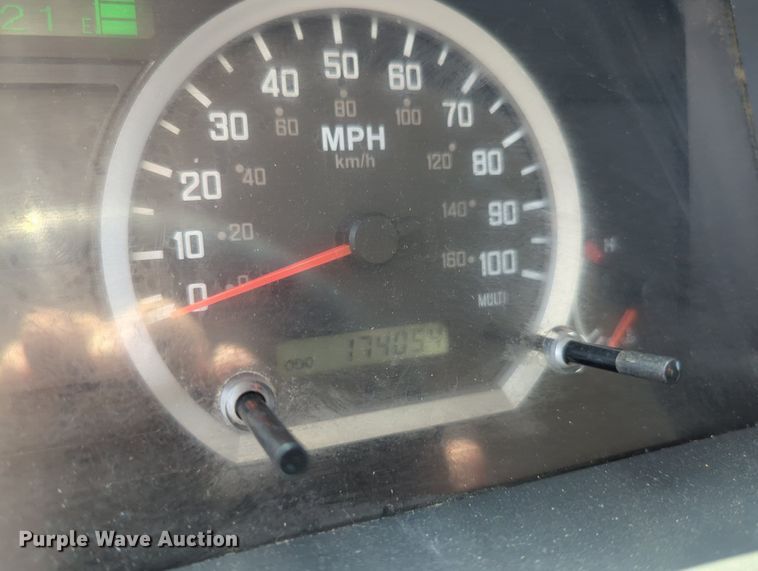 image for item KB9402 2011 Isuzu NPR  box truck