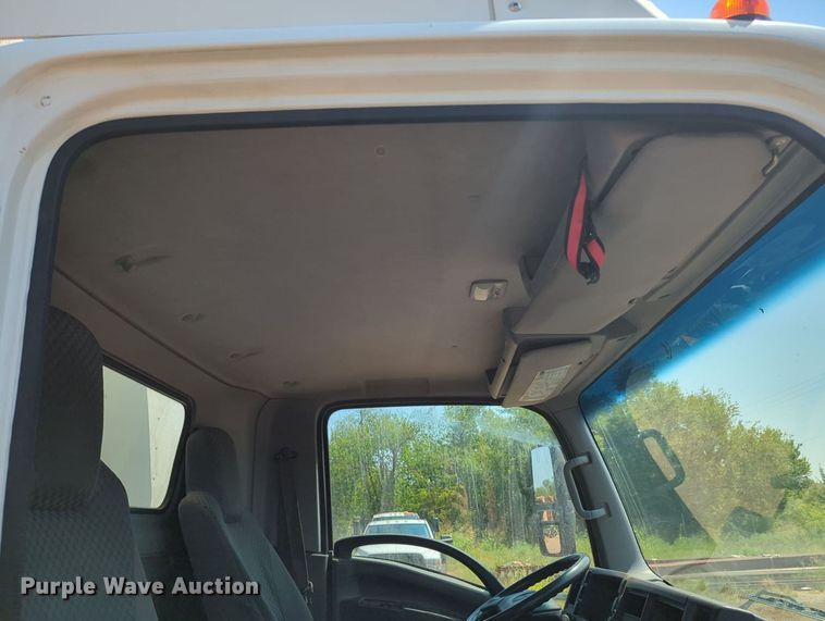 image for item KB9402 2011 Isuzu NPR  box truck