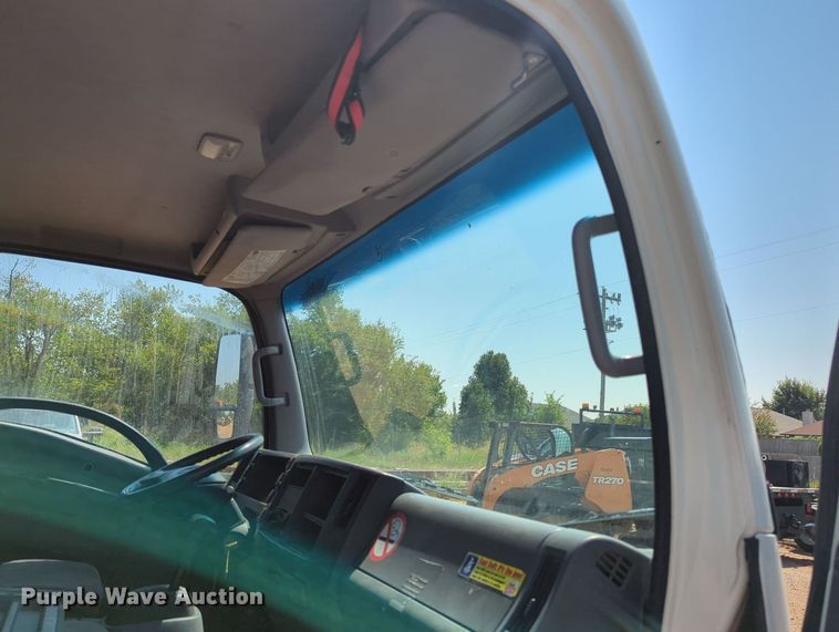 image for item KB9402 2011 Isuzu NPR  box truck