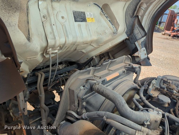 image for item KB9402 2011 Isuzu NPR  box truck