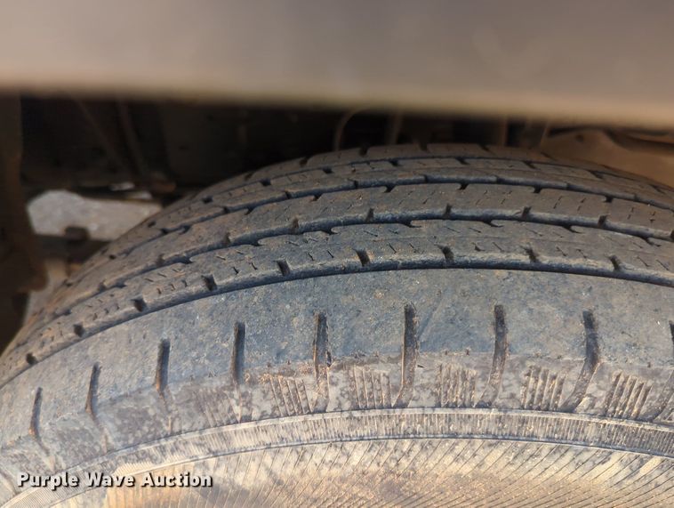 image for item KB9402 2011 Isuzu NPR  box truck