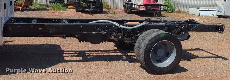 image for item KB9404 2016 Ford F550  truck cab and chassis