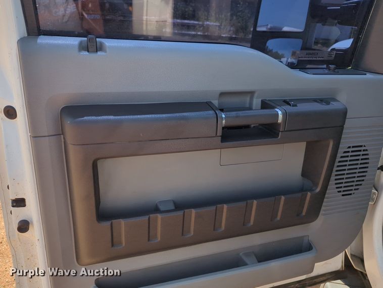 image for item KB9404 2016 Ford F550  truck cab and chassis