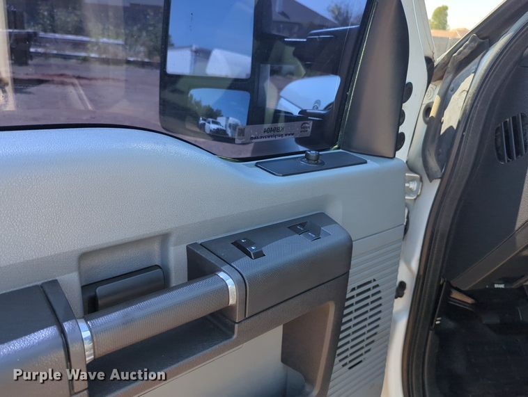 image for item KB9404 2016 Ford F550  truck cab and chassis