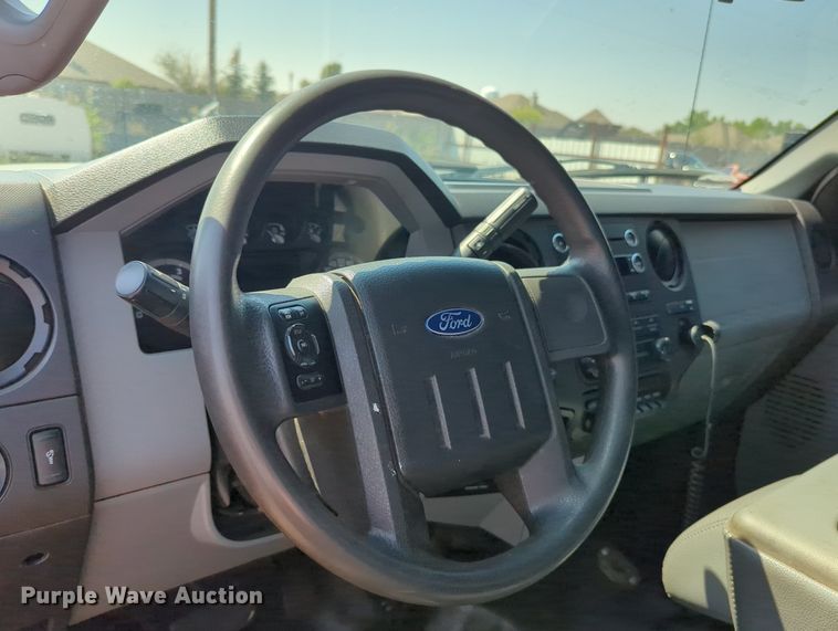 image for item KB9404 2016 Ford F550  truck cab and chassis