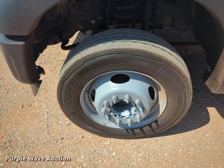 image for item KB9404 2016 Ford F550  truck cab and chassis