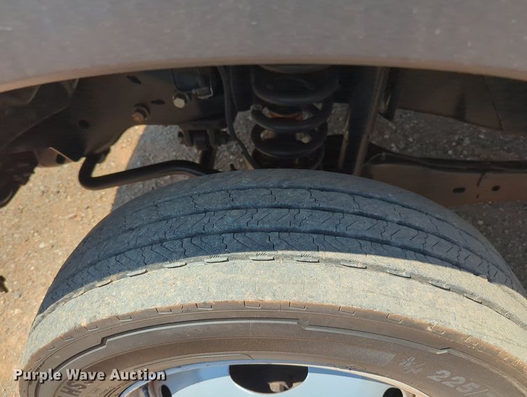 image for item KB9404 2016 Ford F550  truck cab and chassis