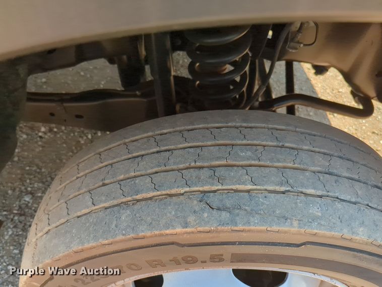 image for item KB9404 2016 Ford F550  truck cab and chassis