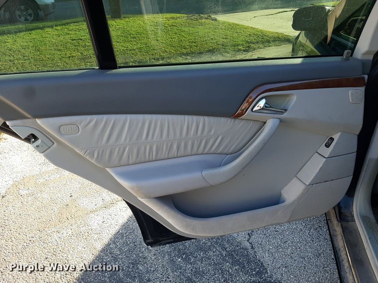 image for item KD9227 2000 Mercedes Benz S500