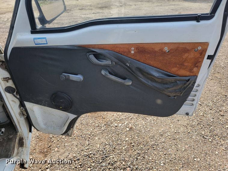 image for item KS9180 1992 Suzuki Encore  mini truck