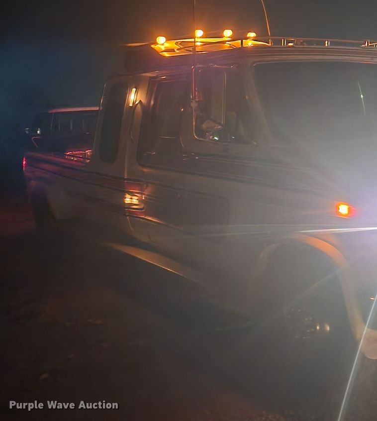 image for item KS9181 1989 Ford E350 Cabriolet  van