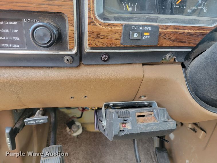 image for item KS9181 1989 Ford E350 Cabriolet  van