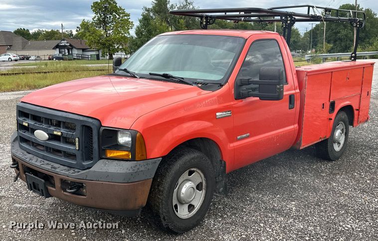 image for item KT9341 2006 Ford F250 Super Duty  utility bed pickup truck