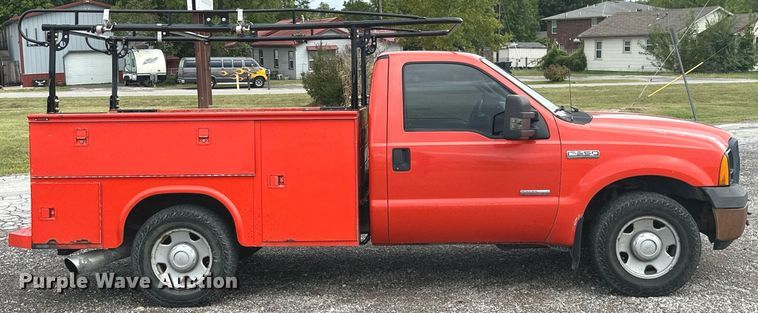 image for item KT9341 2006 Ford F250 Super Duty  utility bed pickup truck