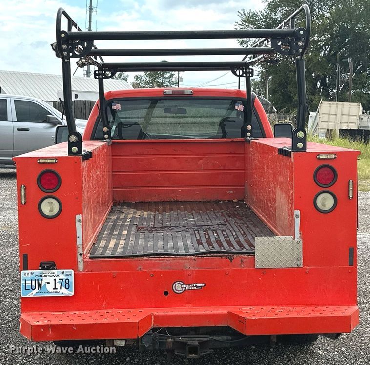 image for item KT9341 2006 Ford F250 Super Duty  utility bed pickup truck