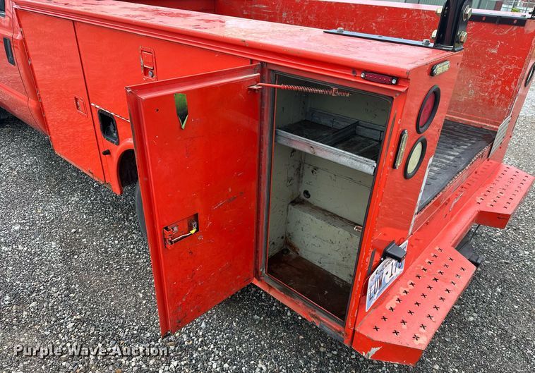 image for item KT9341 2006 Ford F250 Super Duty  utility bed pickup truck