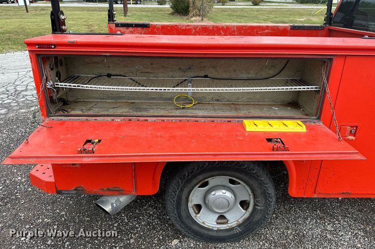 image for item KT9341 2006 Ford F250 Super Duty  utility bed pickup truck