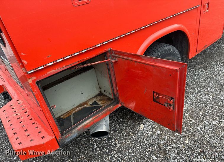 image for item KT9341 2006 Ford F250 Super Duty  utility bed pickup truck