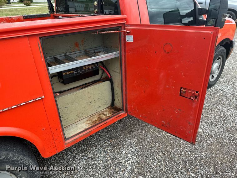 image for item KT9341 2006 Ford F250 Super Duty  utility bed pickup truck