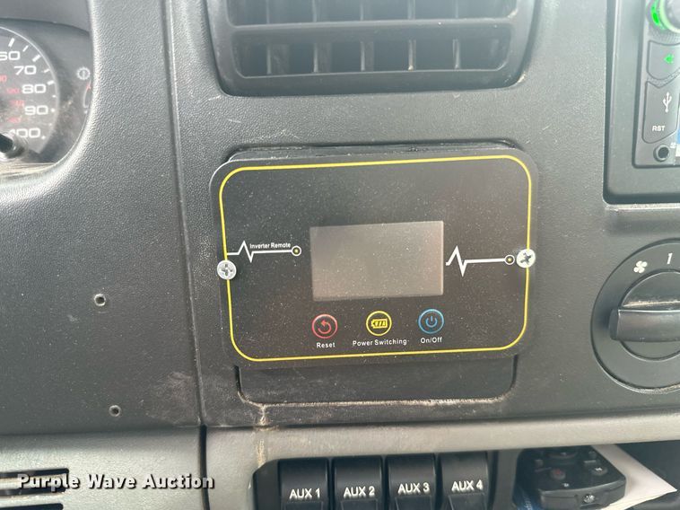 image for item KT9341 2006 Ford F250 Super Duty  utility bed pickup truck