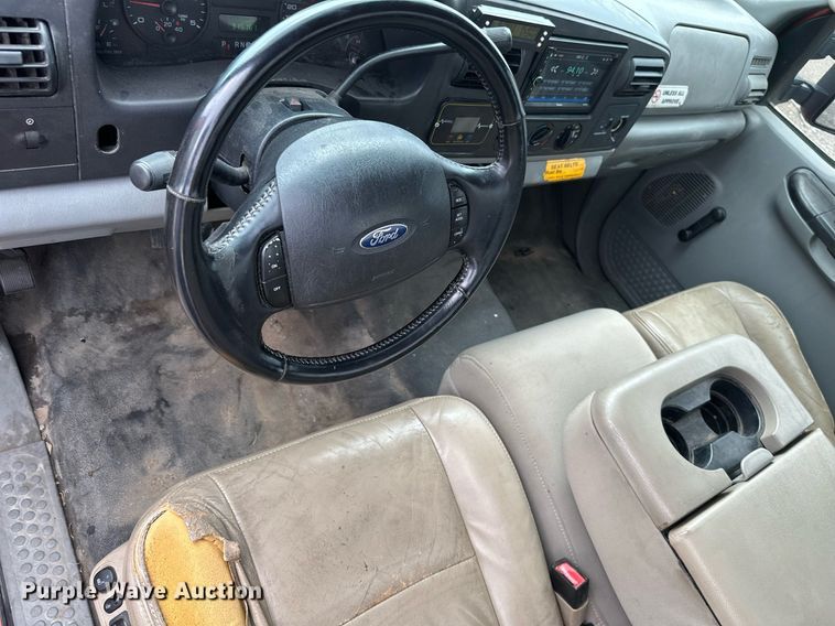 image for item KT9341 2006 Ford F250 Super Duty  utility bed pickup truck