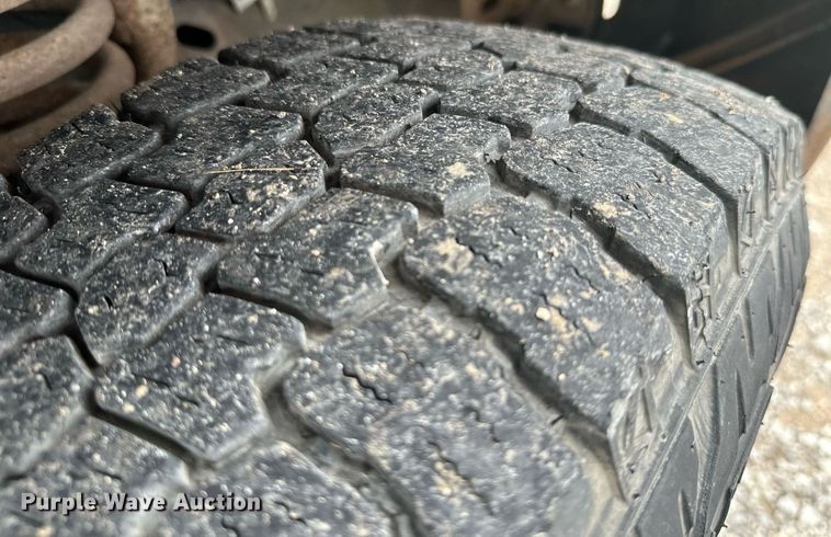 image for item KT9341 2006 Ford F250 Super Duty  utility bed pickup truck