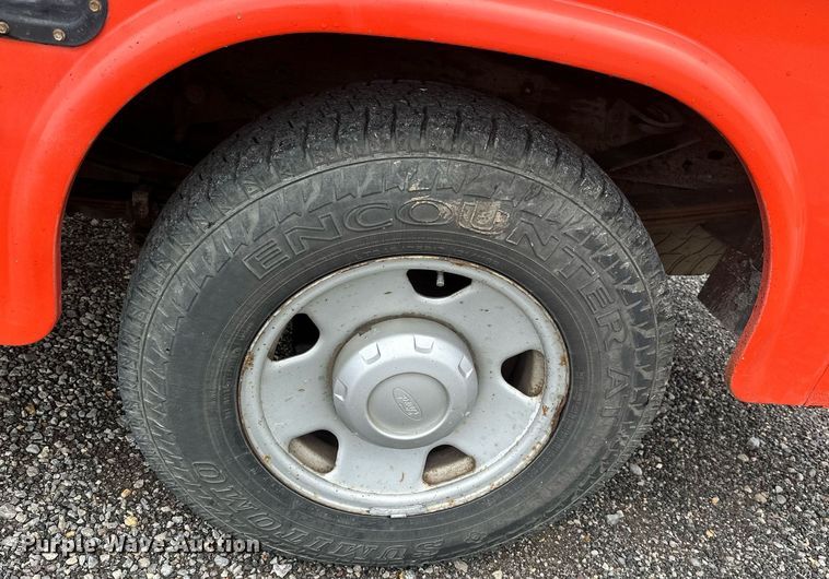 image for item KT9341 2006 Ford F250 Super Duty  utility bed pickup truck