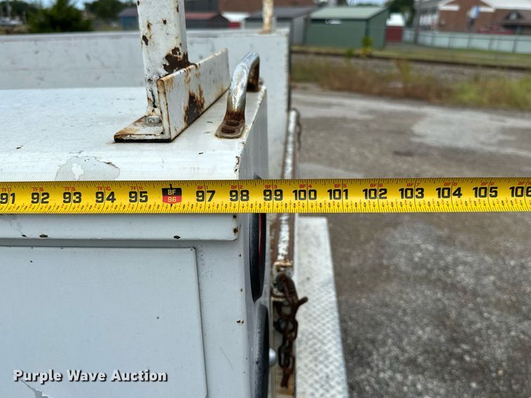 image for item KT9342 2004 Ford F250 Super Duty  utility bed pickup truck