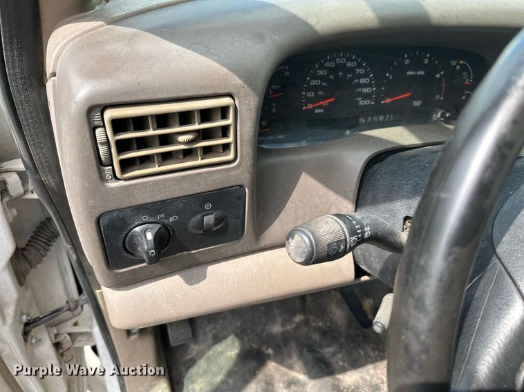 image for item KT9342 2004 Ford F250 Super Duty  utility bed pickup truck