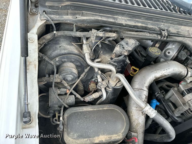 image for item KT9342 2004 Ford F250 Super Duty  utility bed pickup truck