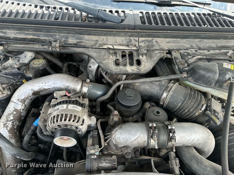 image for item KT9342 2004 Ford F250 Super Duty  utility bed pickup truck