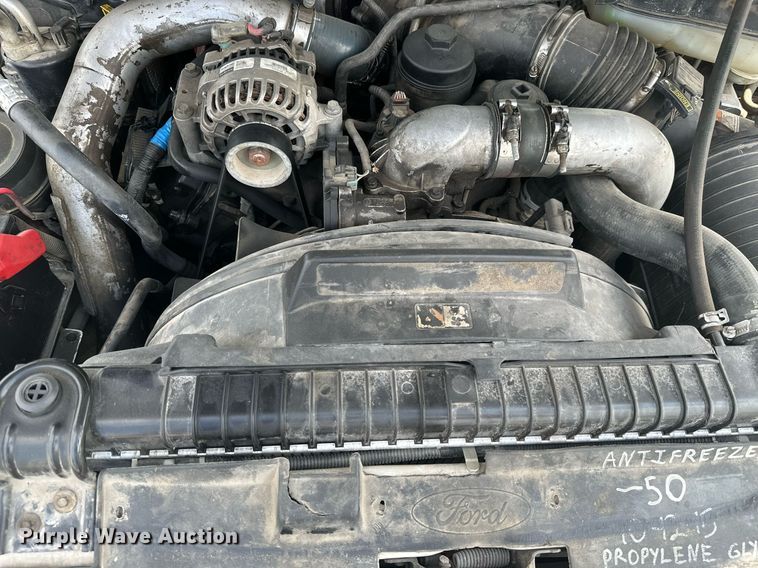 image for item KT9342 2004 Ford F250 Super Duty  utility bed pickup truck