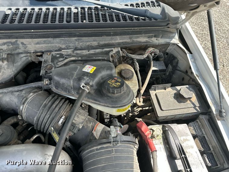 image for item KT9342 2004 Ford F250 Super Duty  utility bed pickup truck