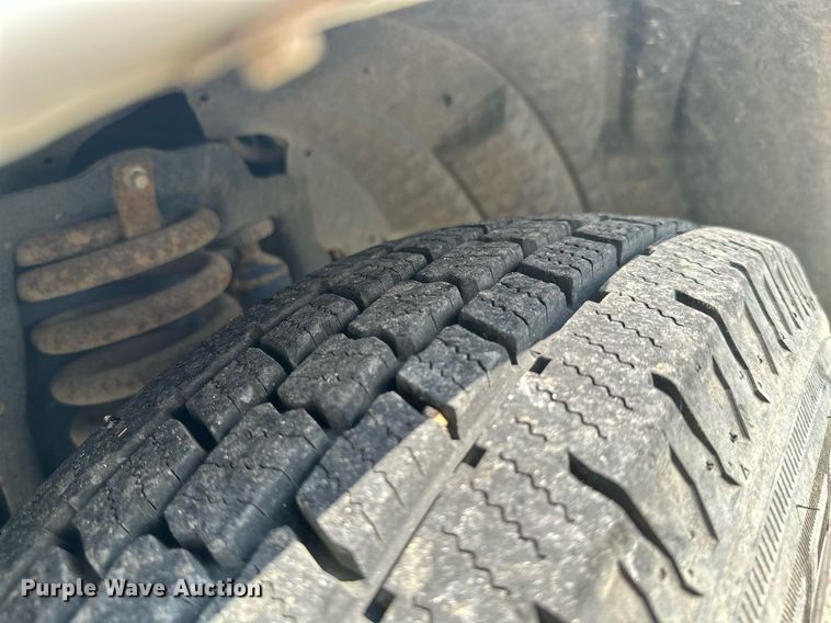 image for item KT9342 2004 Ford F250 Super Duty  utility bed pickup truck