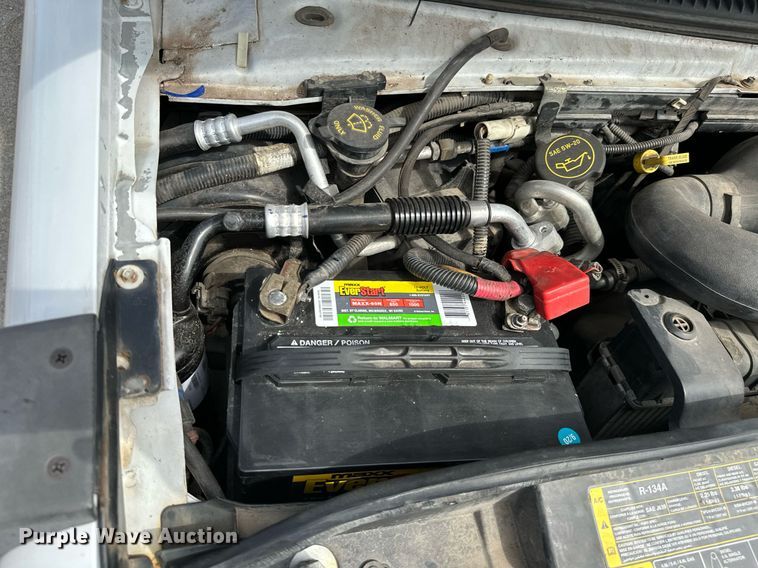 image for item KT9348 2008 Ford E350 Super Duty  shuttle bus