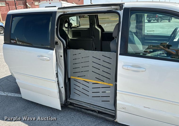 image for item KT9349 2010 Dodge Grand Caravan  handicap accessible van