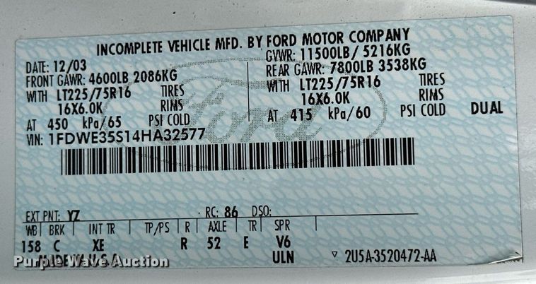 image for item KT9352 2004 Ford E350 Super Duty  shuttle bus