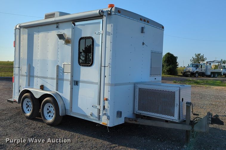 image for item KW9048 2002 Wells Cargo  fiber optic trailer