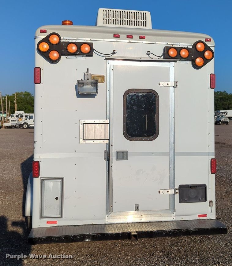 image for item KW9048 2002 Wells Cargo  fiber optic trailer