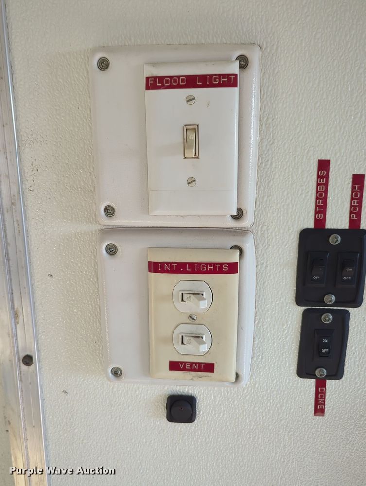 image for item KW9048 2002 Wells Cargo  fiber optic trailer