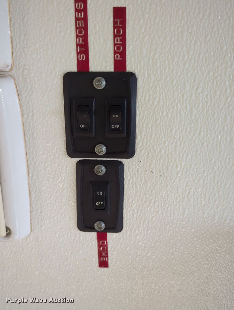 image for item KW9048 2002 Wells Cargo  fiber optic trailer