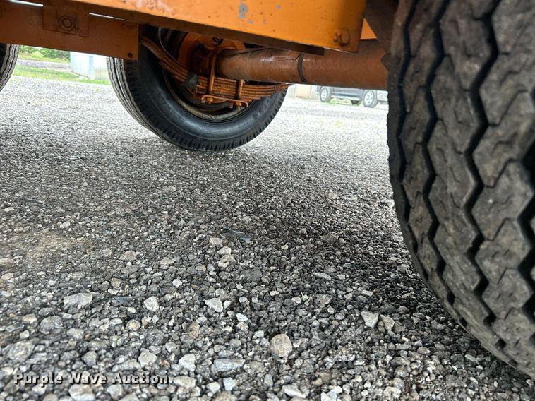 image for item KW9174 1999 Hudson Brothers  equipment trailer