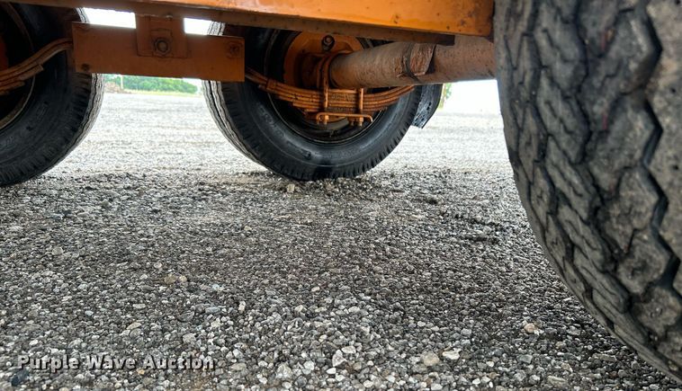 image for item KW9174 1999 Hudson Brothers  equipment trailer