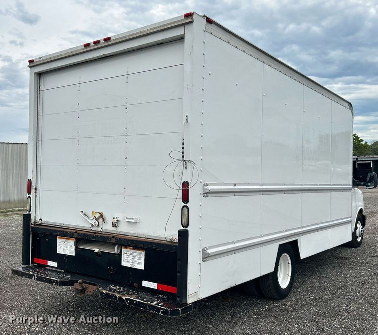 image for item KW9178 2012 GMC Savana  box truck