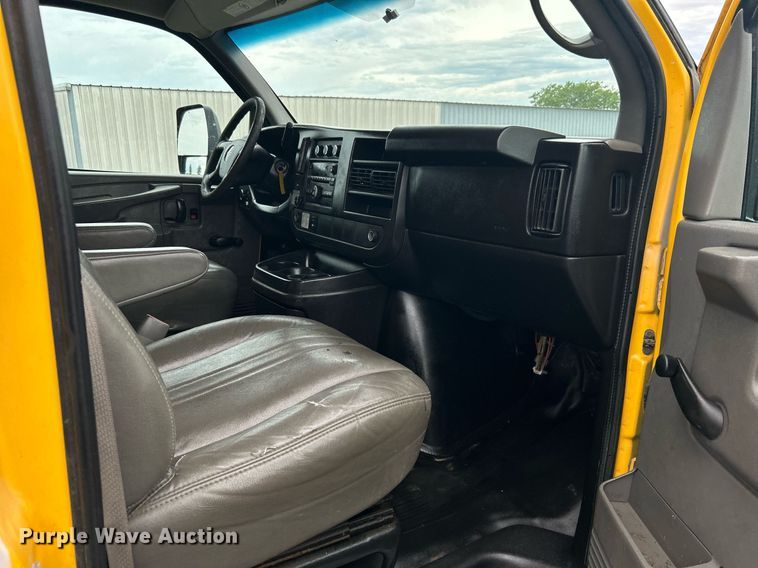 image for item KW9178 2012 GMC Savana  box truck